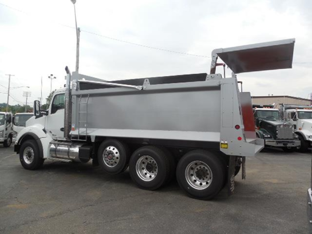 DUMP TRUCKS FOR SALE